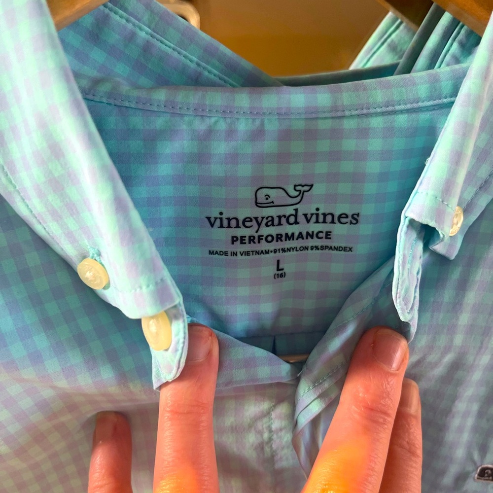 Vineyard Vines Performance Youth L Button Down